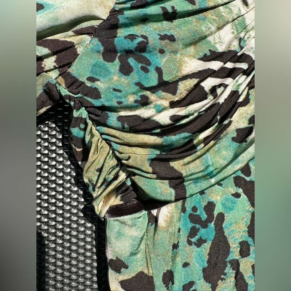 HarryWHO Green Leopard Jersey Top with Velvet Finish Size 14 - Picture 5 of 11